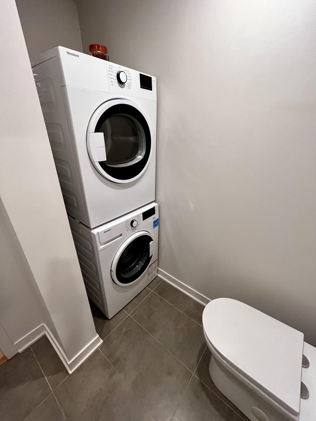 Bathroom - 603-1182 Rue Crescent, Montréal (Ville-Marie), QC - Indoor Photo Showing Laundry Room