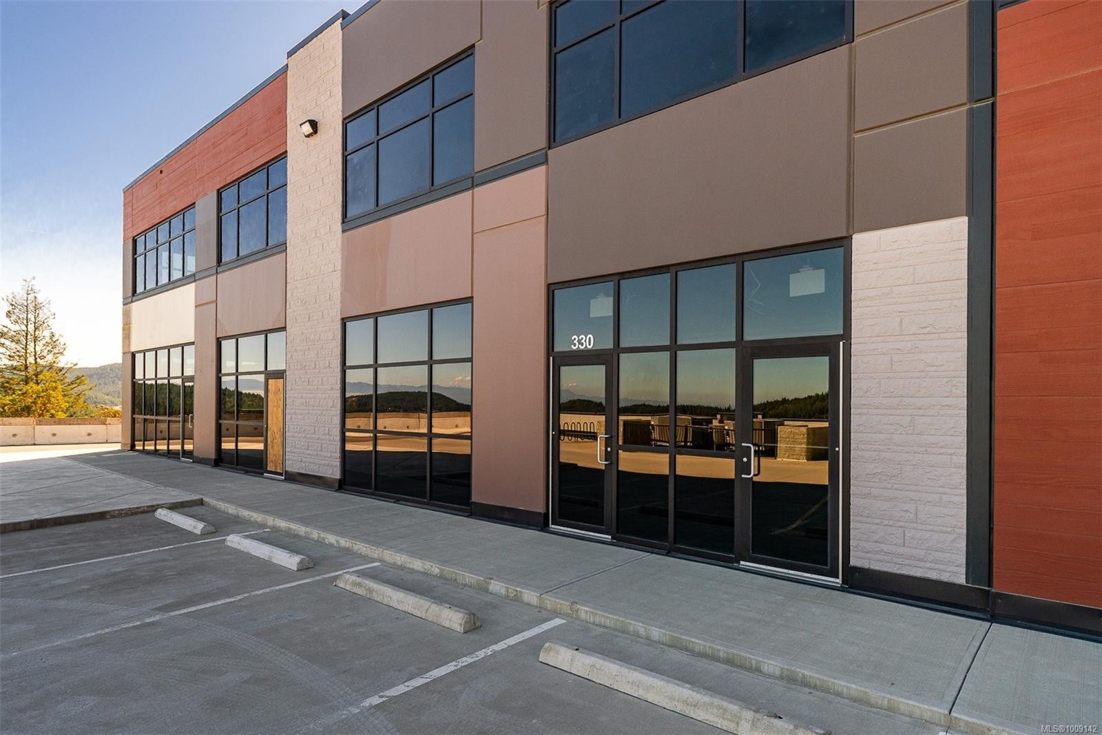 330-4342 West Shore Pkwy, Langford, BC