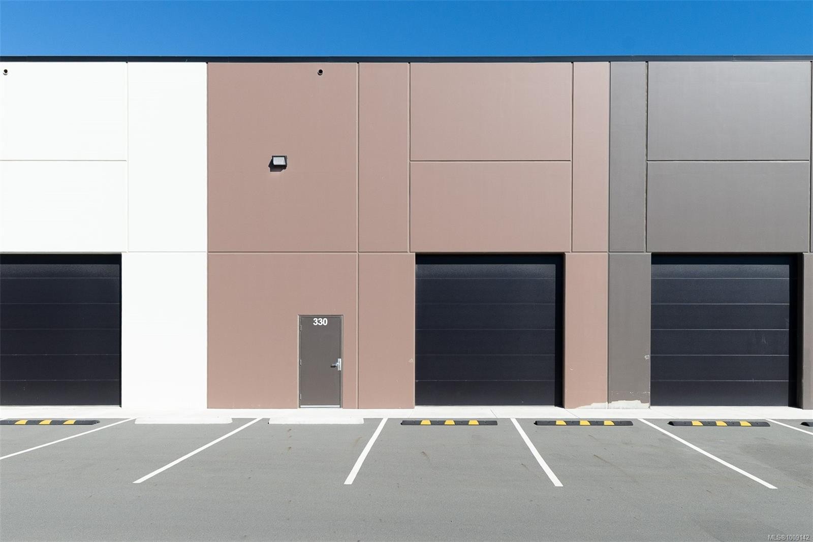 330-4342 West Shore Pkwy, Langford, BC