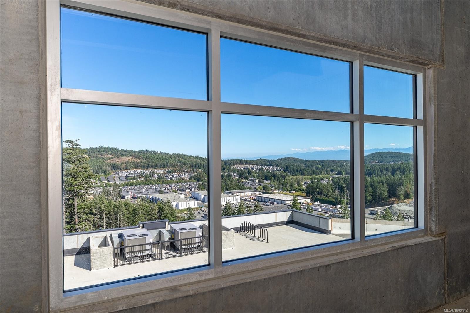 330-4342 West Shore Pkwy, Langford, BC