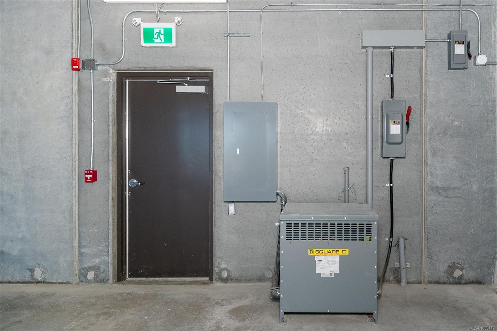 330-4342 West Shore Pkwy, Langford, BC