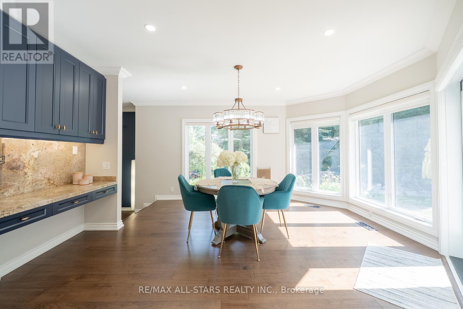 64 Woodbridge Circle, Scugog, ON - Indoor Photo Showing Dining Room