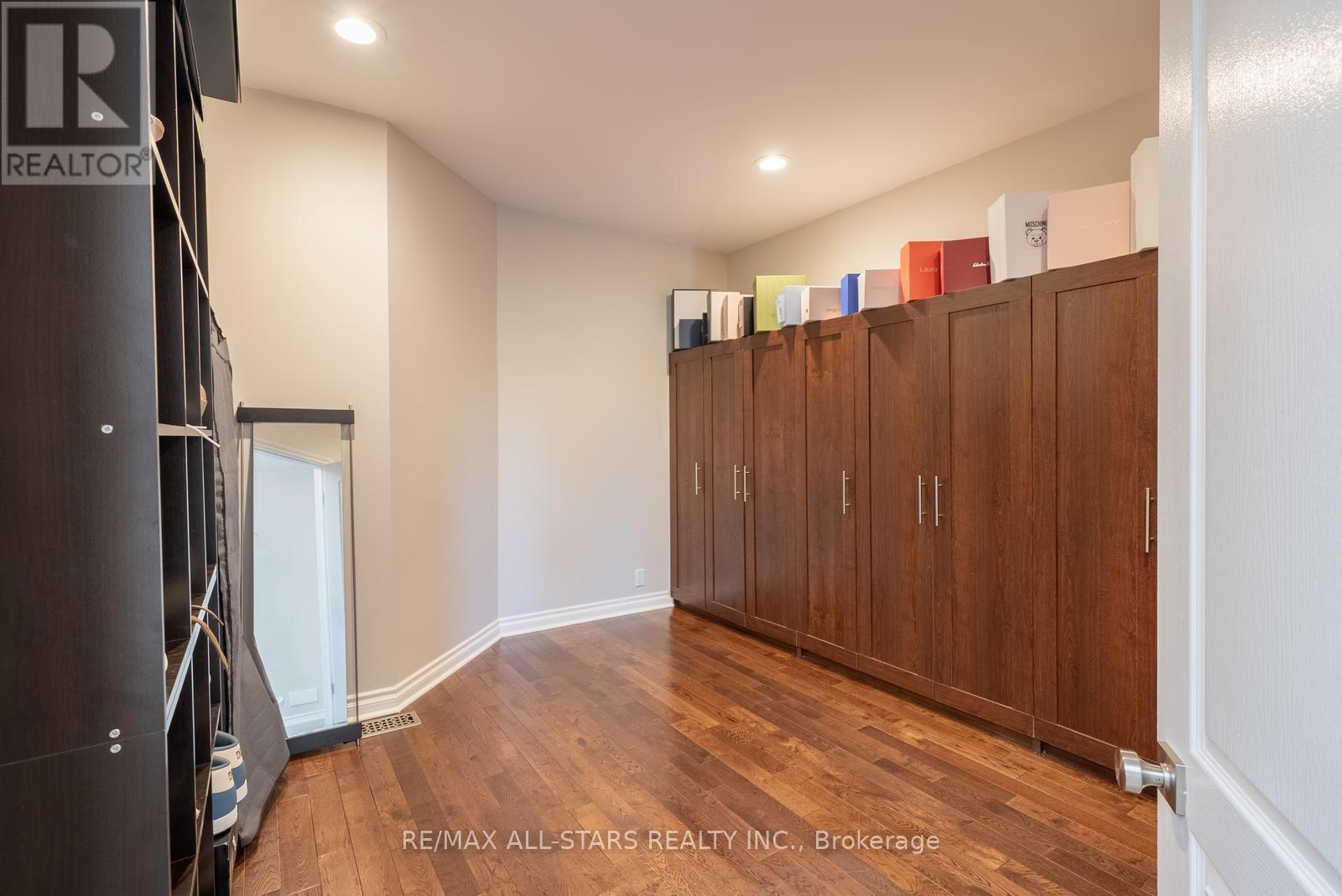 64 Woodbridge Circle, Scugog, ON - Indoor Photo Showing Other Room