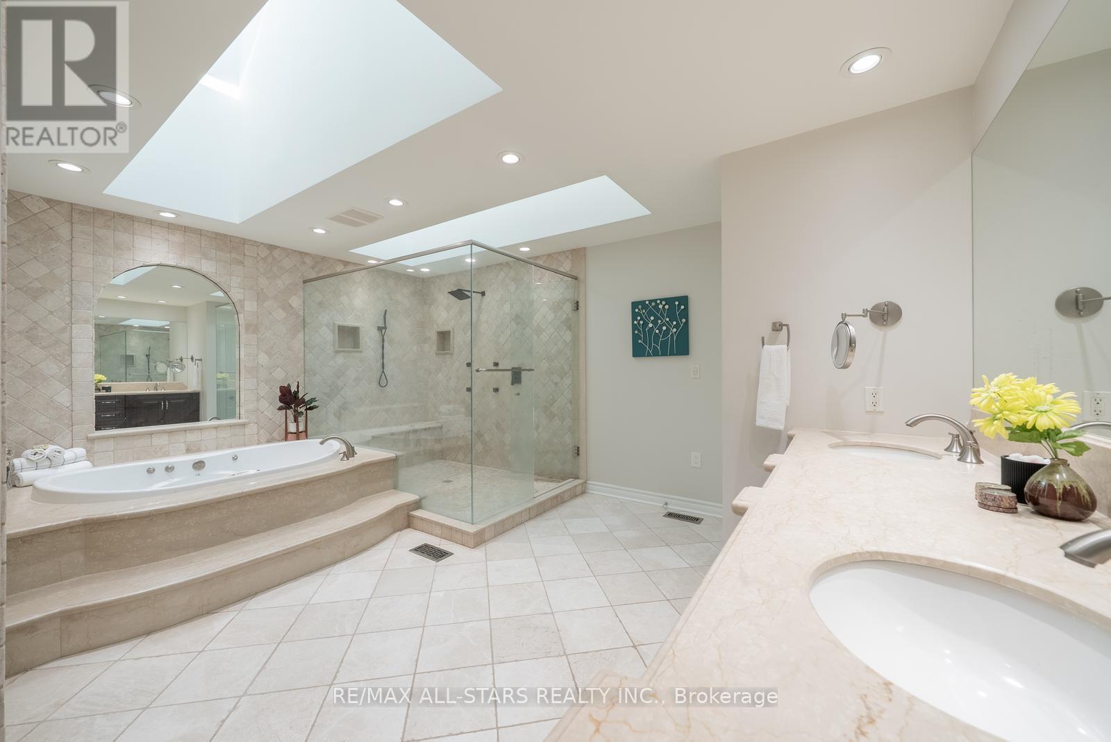 64 Woodbridge Circle, Scugog, ON - Indoor Photo Showing Bathroom