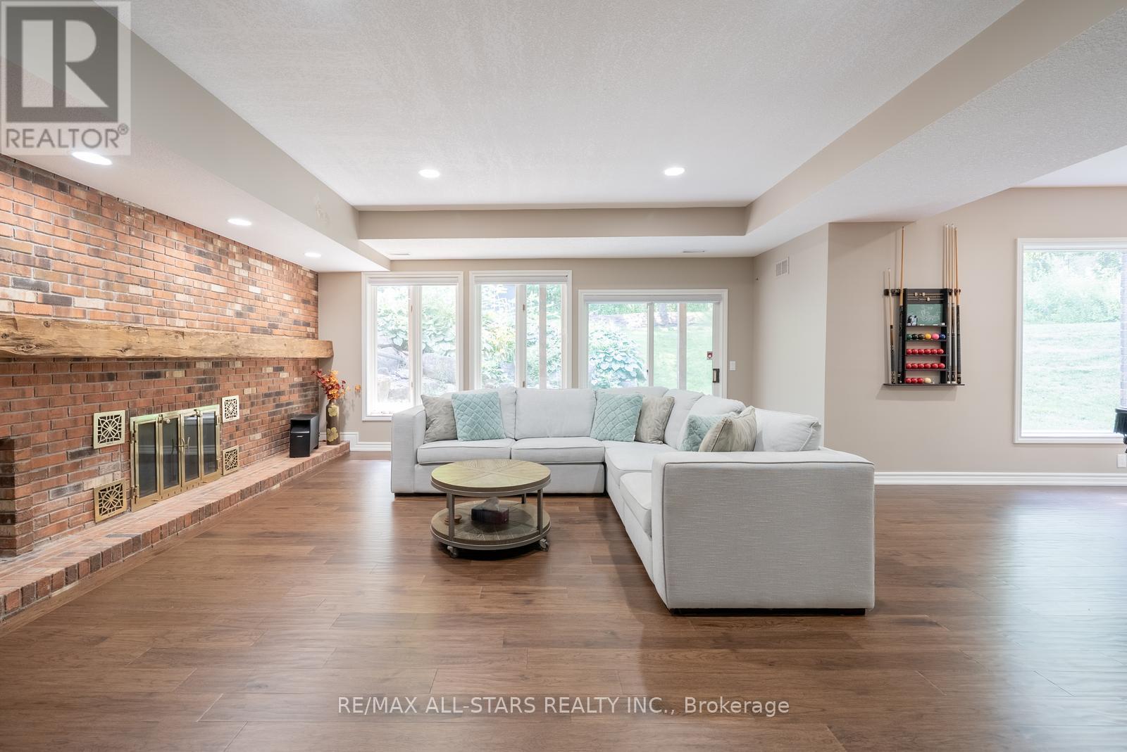 64 Woodbridge Circle, Scugog, ON - Indoor Photo Showing Living Room With Fireplace