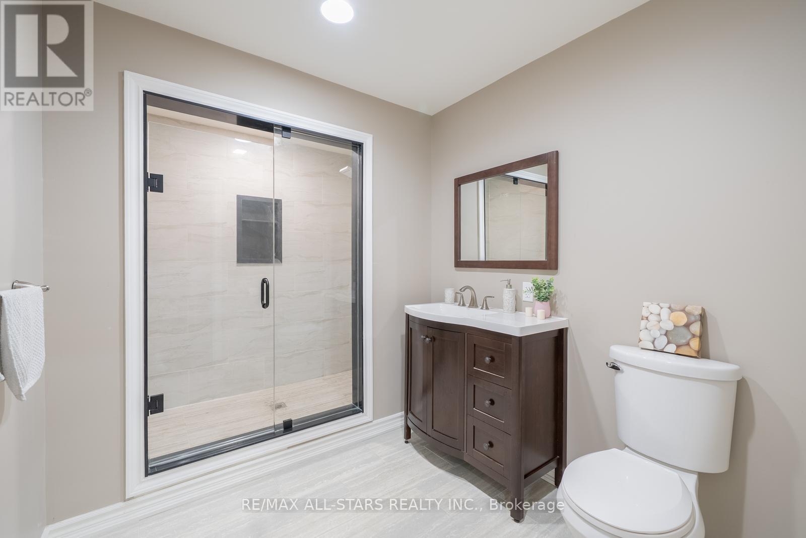 64 Woodbridge Circle, Scugog, ON - Indoor Photo Showing Bathroom