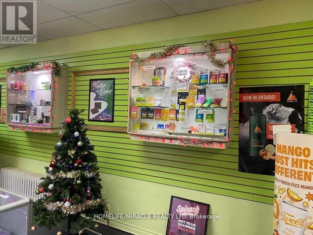 871 Dundas Street, Toronto, ON