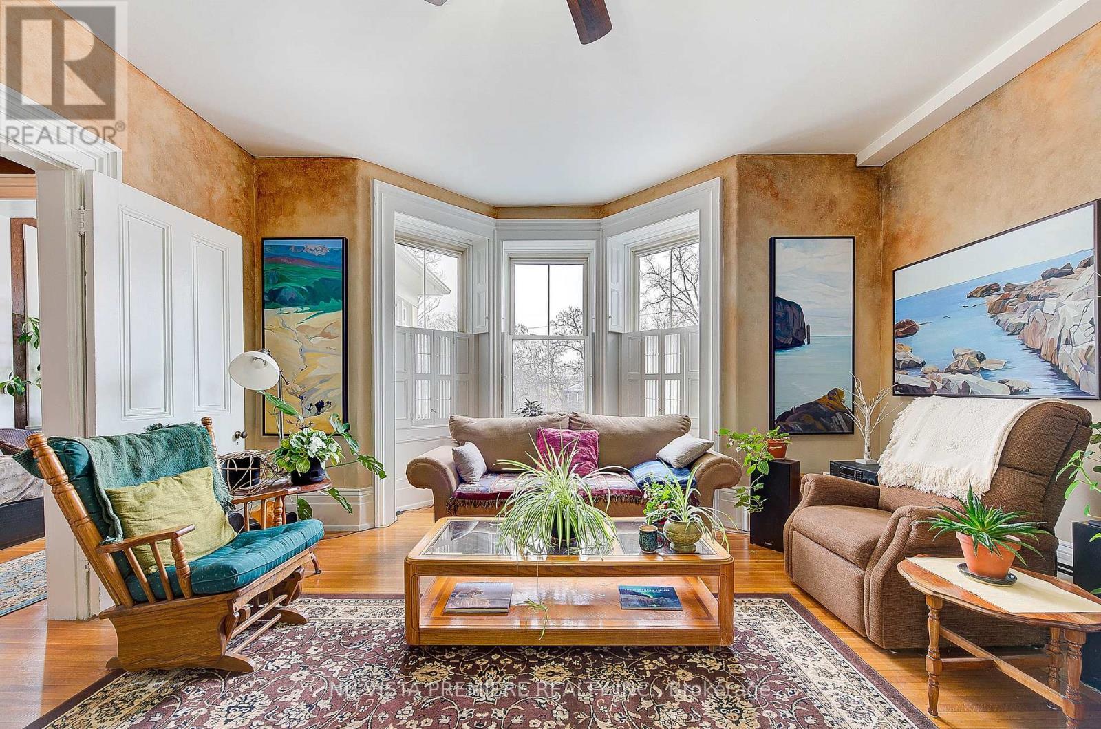 5 - 49 Ridout Street S, London South (South F), ON - Indoor Photo Showing Living Room