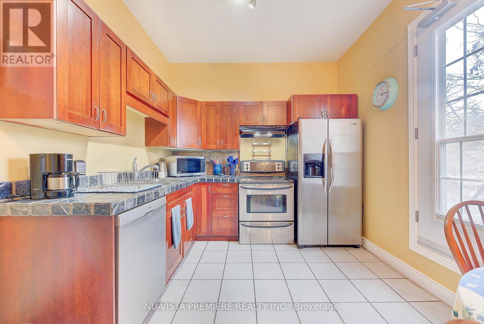 5 - 49 Ridout Street S, London South (South F), ON - Indoor Photo Showing Kitchen