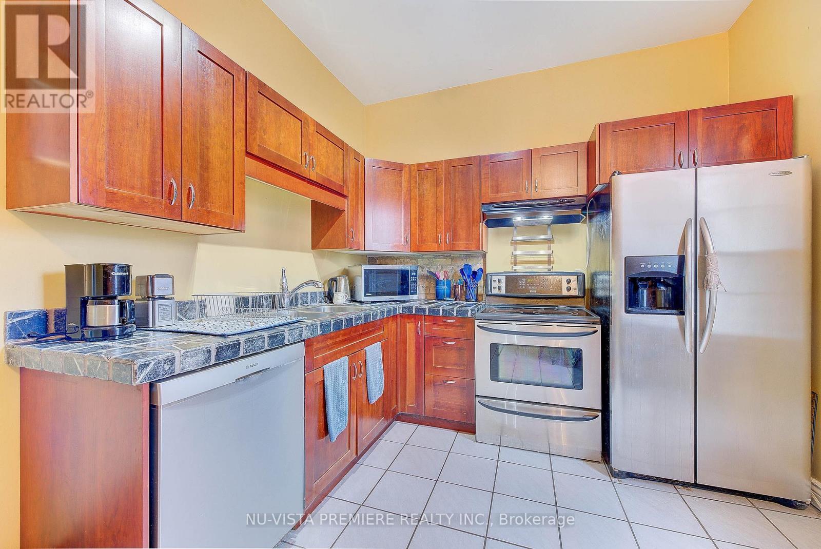 5 - 49 Ridout Street S, London South (South F), ON - Indoor Photo Showing Kitchen