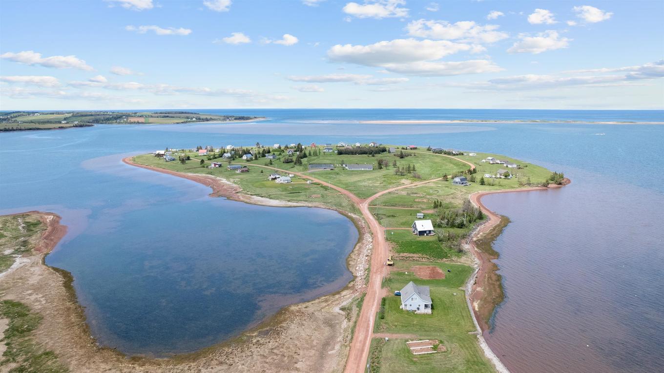 422 Hebrides Lane, New London, PE