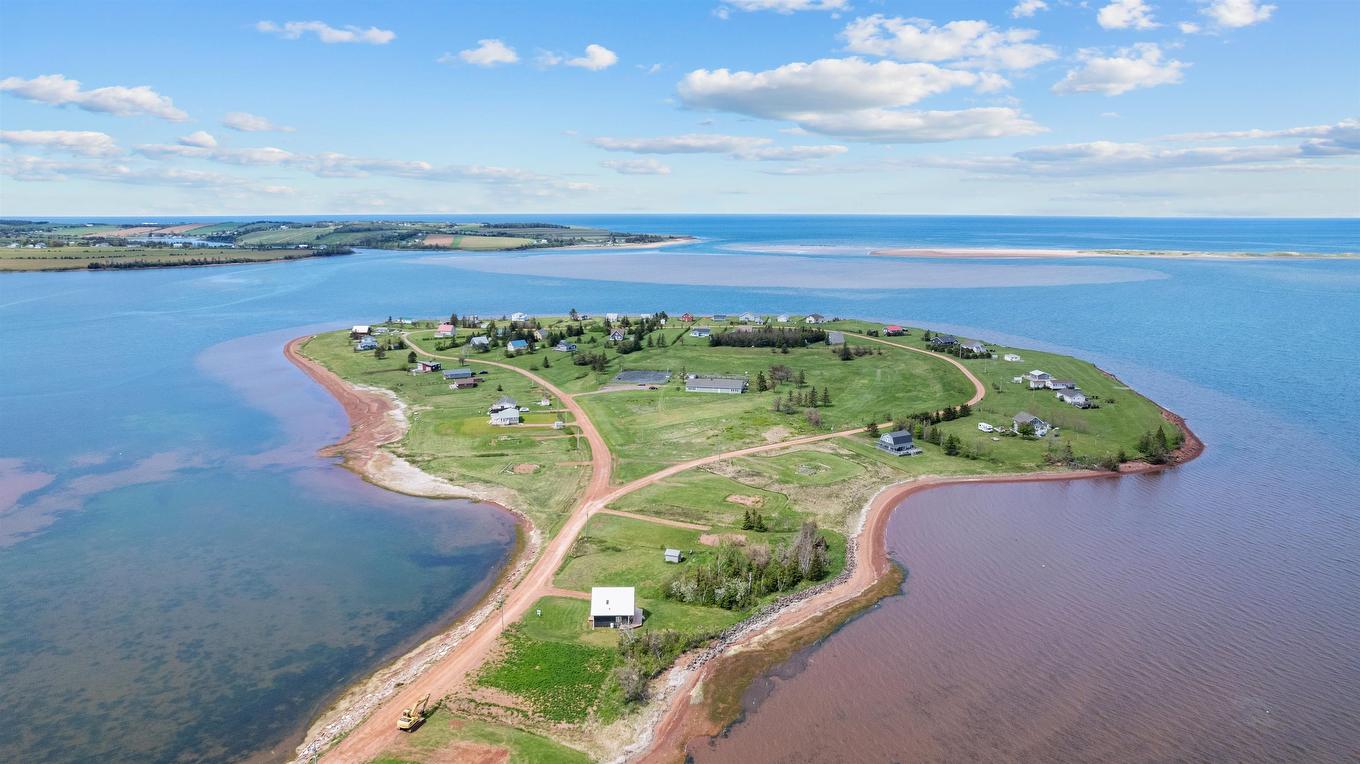 422 Hebrides Lane, New London, PE