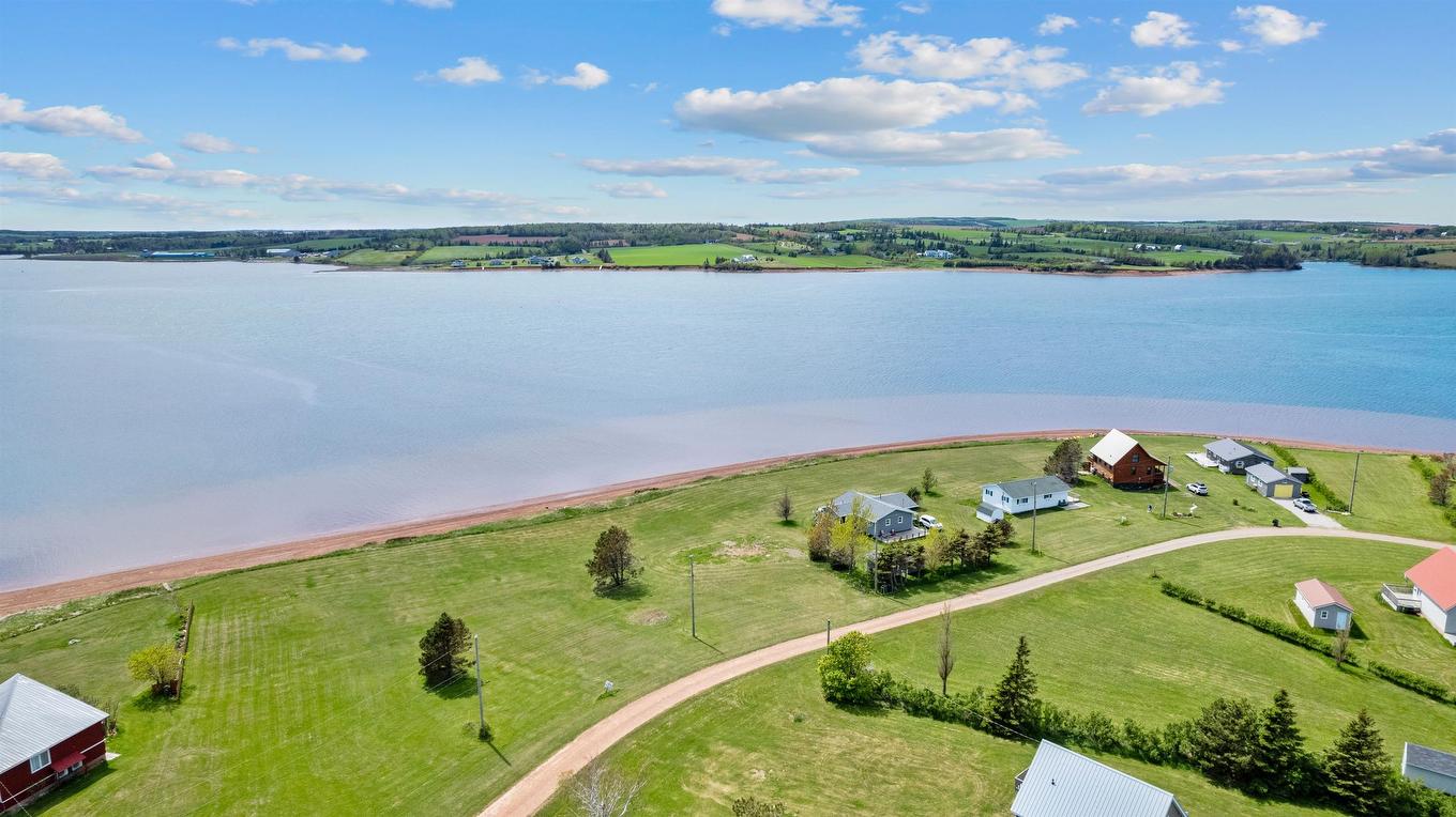 422 Hebrides Lane, New London, PE