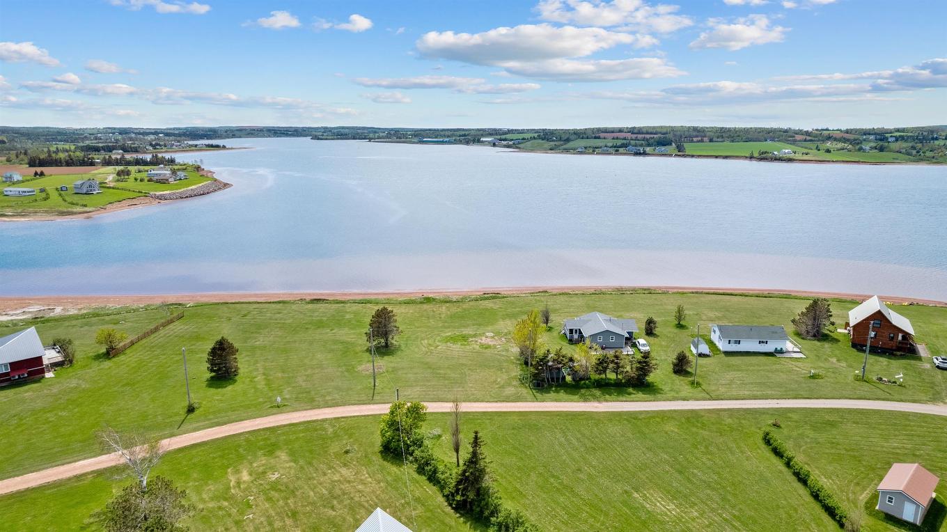 422 Hebrides Lane, New London, PE