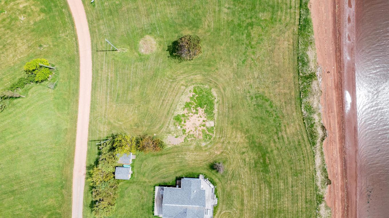 422 Hebrides Lane, New London, PE