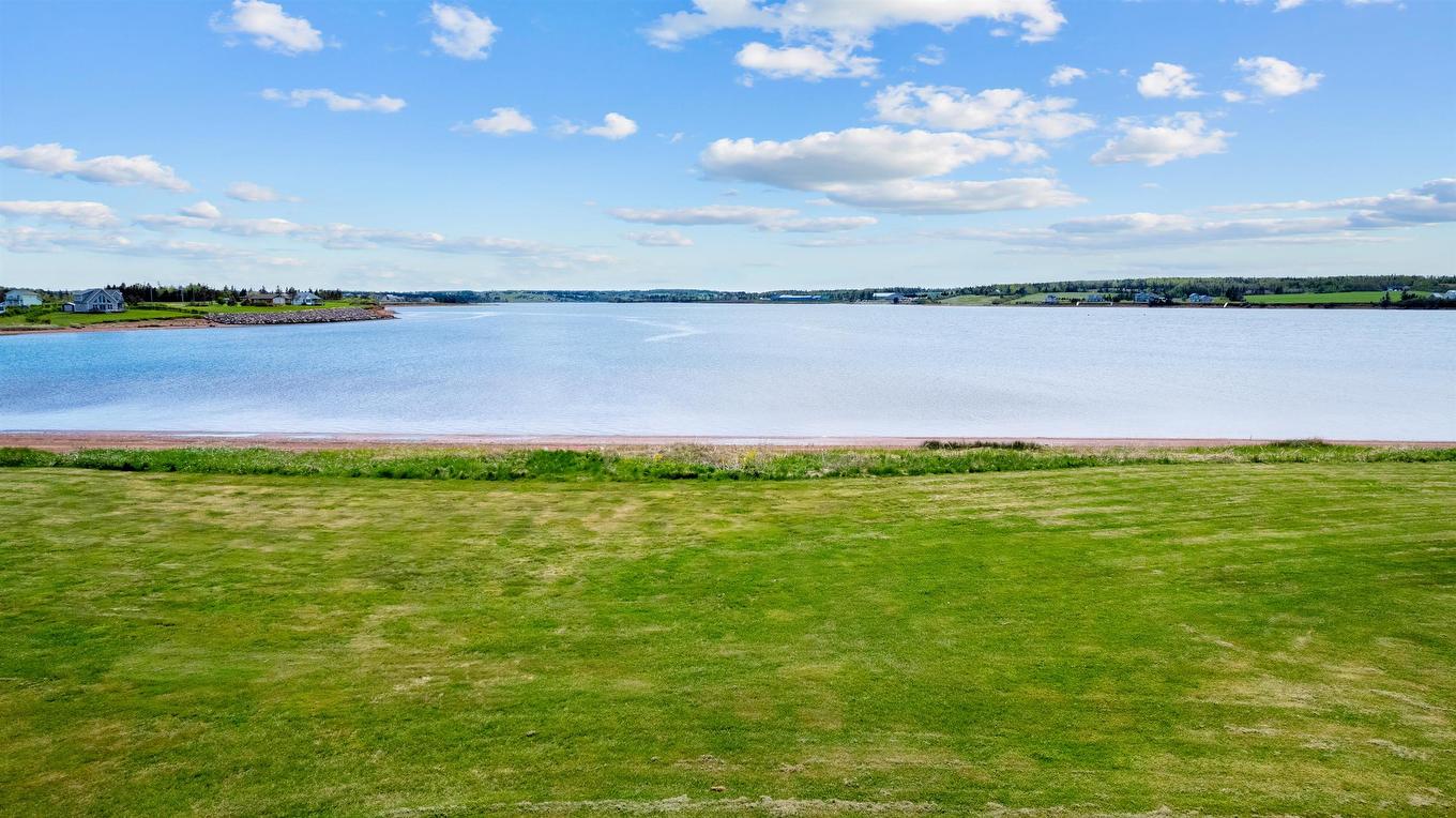 422 Hebrides Lane, New London, PE