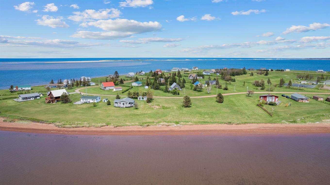 422 Hebrides Lane, New London, PE