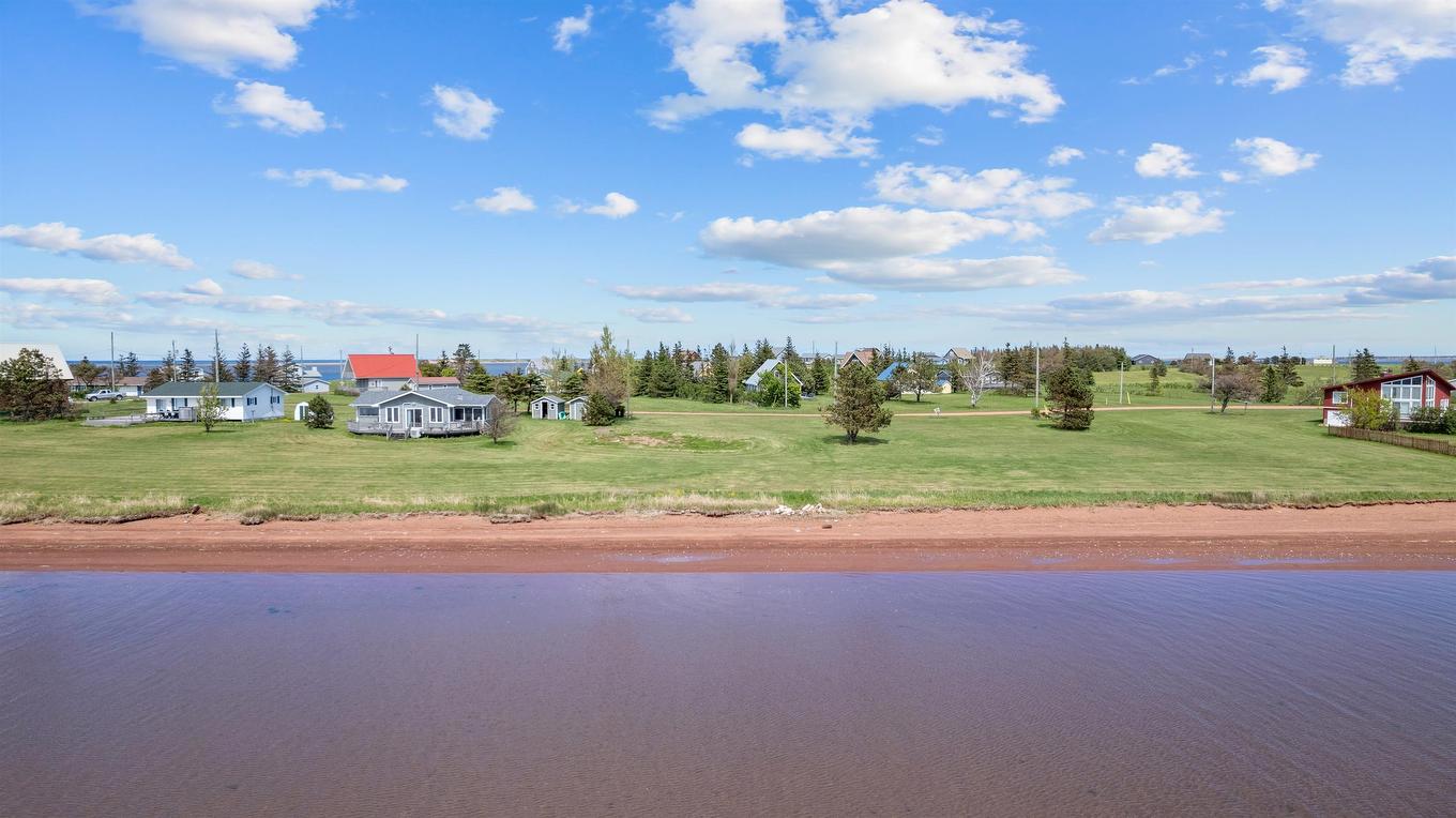 422 Hebrides Lane, New London, PE