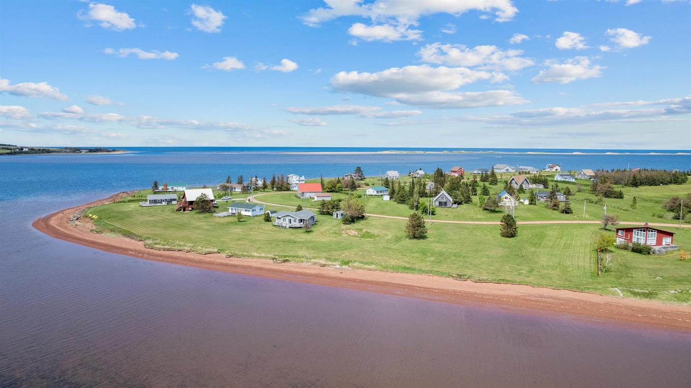 422 Hebrides Lane, New London, PE