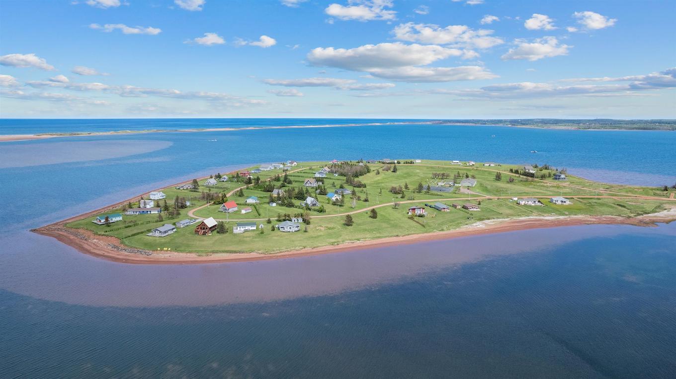 422 Hebrides Lane, New London, PE