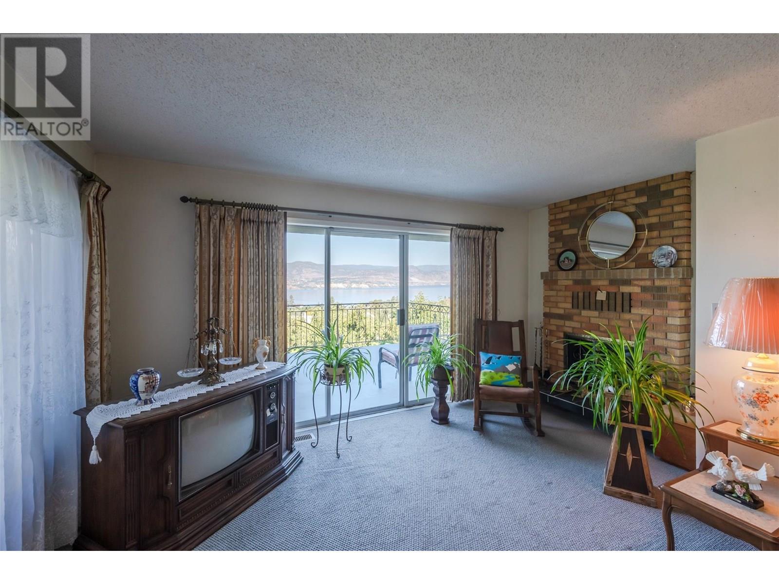 3910 North Naramata Road, Naramata, BC