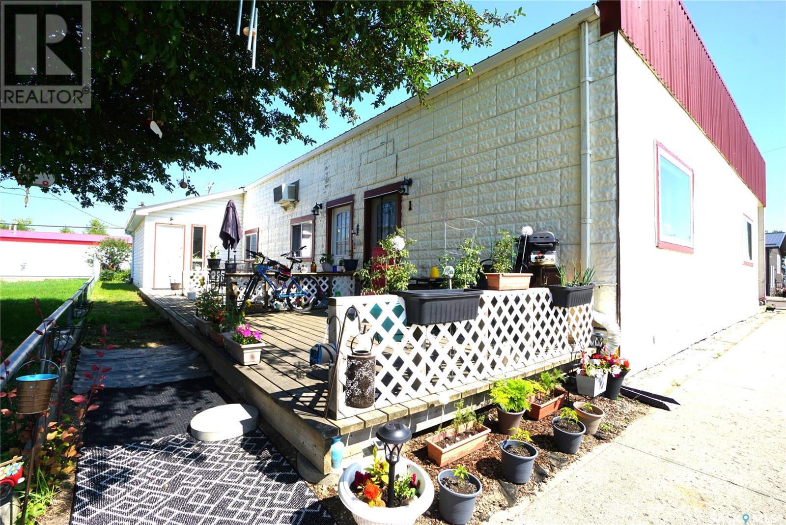 116 Main Street, Avonlea, SK - Outdoor With Deck Patio Veranda