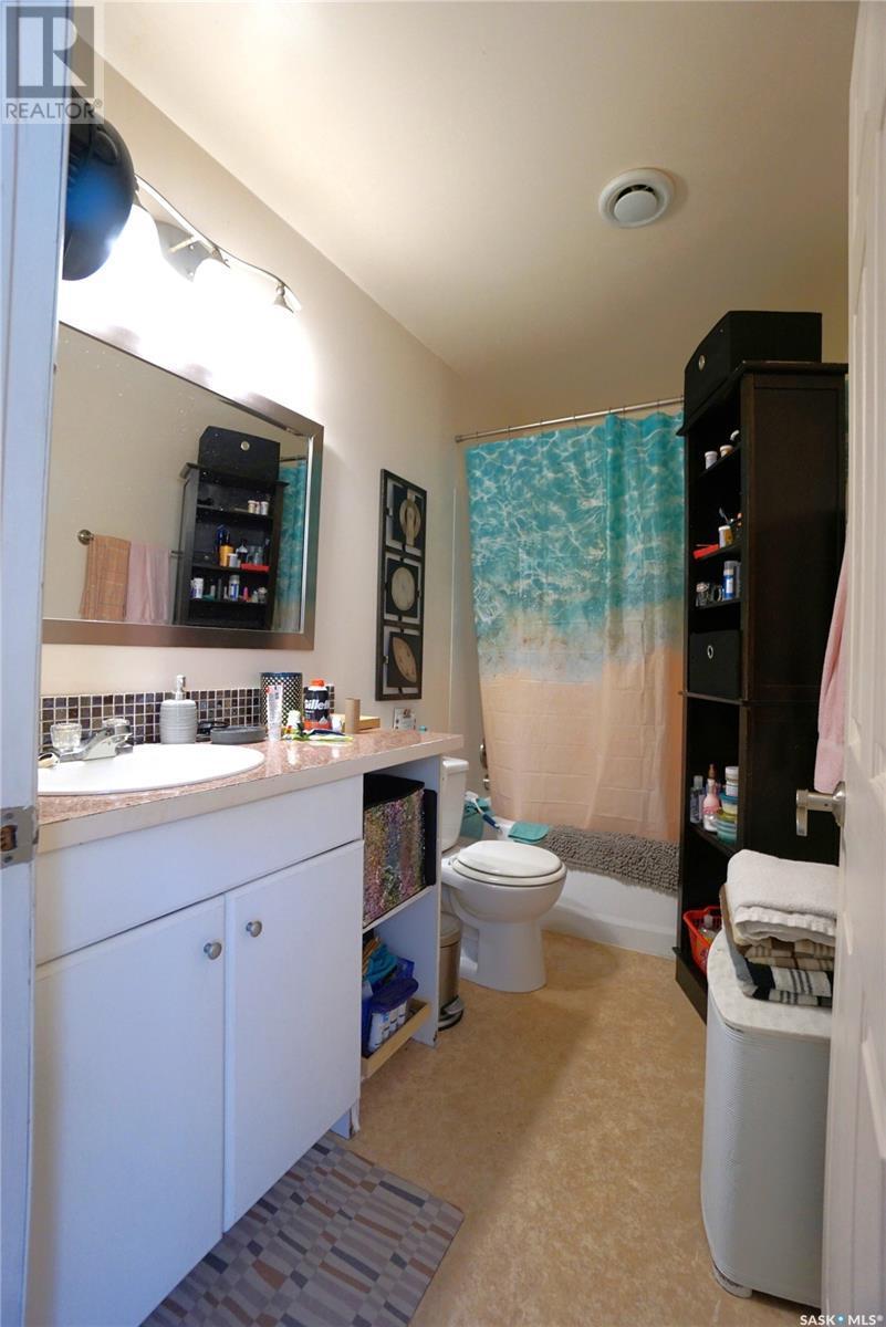 116 Main Street, Avonlea, SK - Indoor Photo Showing Bathroom