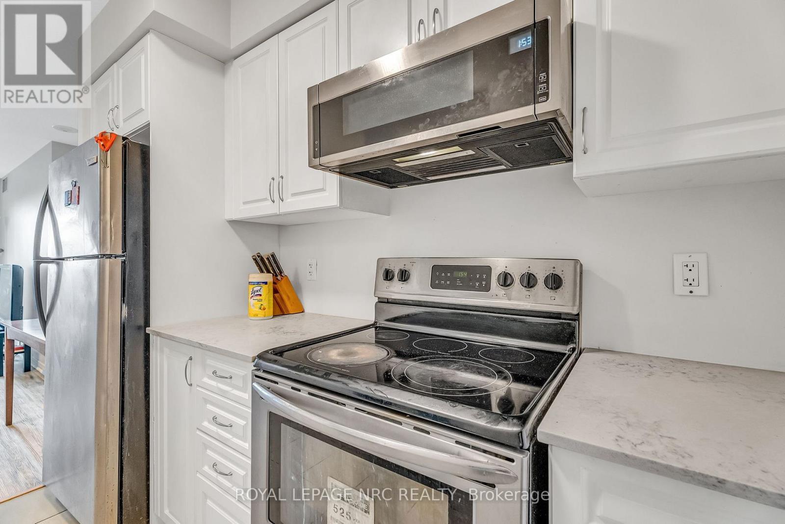 933 - 60 Heintzman Street, Toronto (Junction Area), ON - Indoor Photo Showing Kitchen