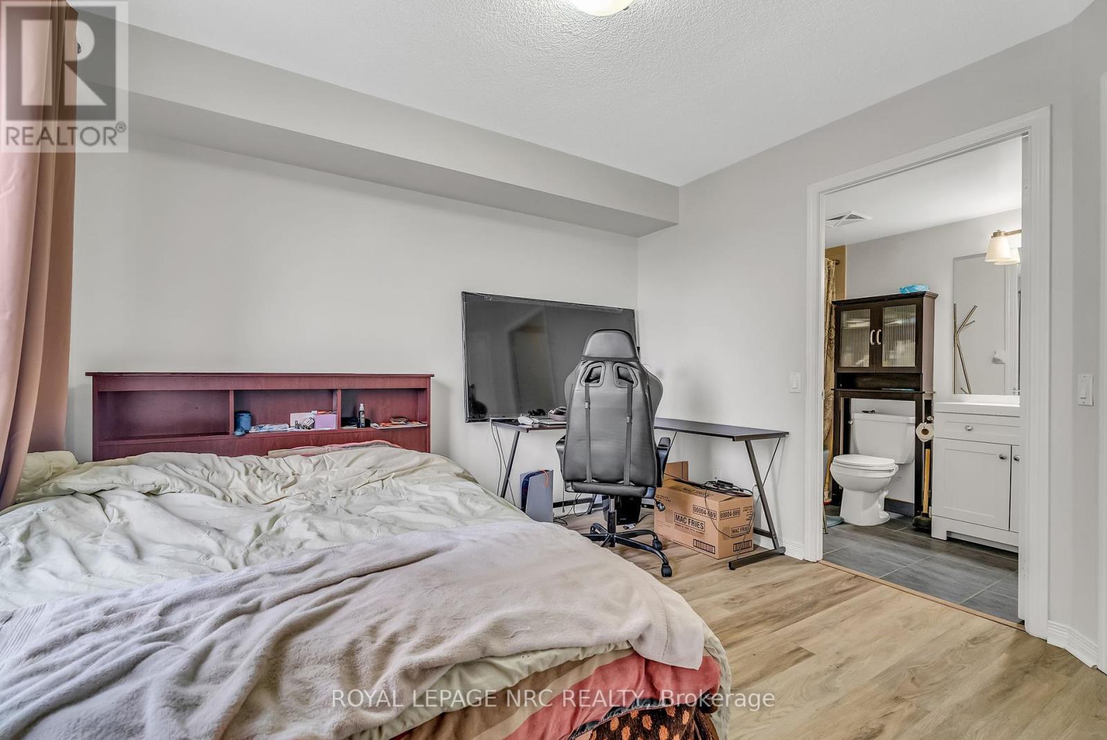 933 - 60 Heintzman Street, Toronto (Junction Area), ON - Indoor Photo Showing Bedroom