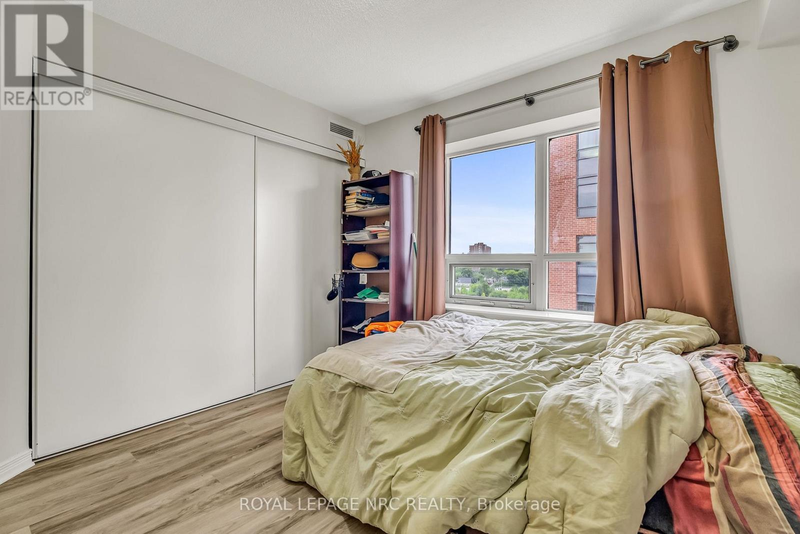 933 - 60 Heintzman Street, Toronto (Junction Area), ON - Indoor Photo Showing Bedroom