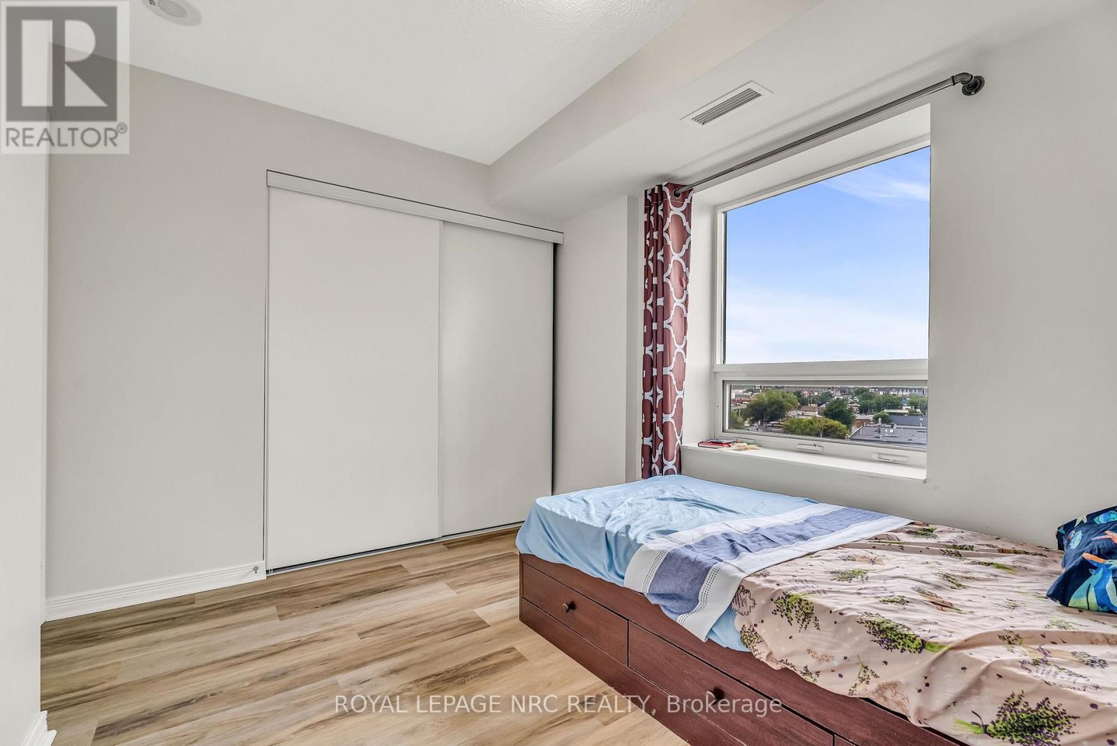 933 - 60 Heintzman Street, Toronto (Junction Area), ON - Indoor Photo Showing Bedroom