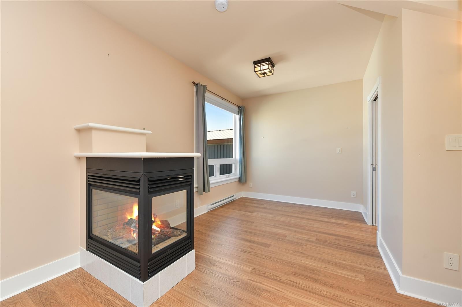 Fh19-445 Head St, Esquimalt, BC