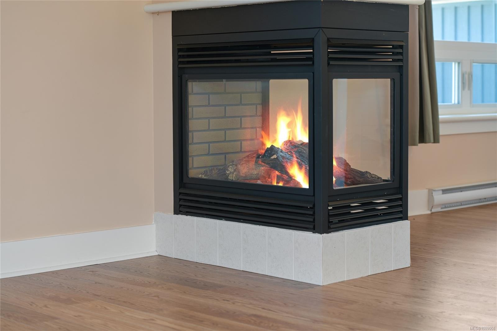 Fh19-445 Head St, Esquimalt, BC