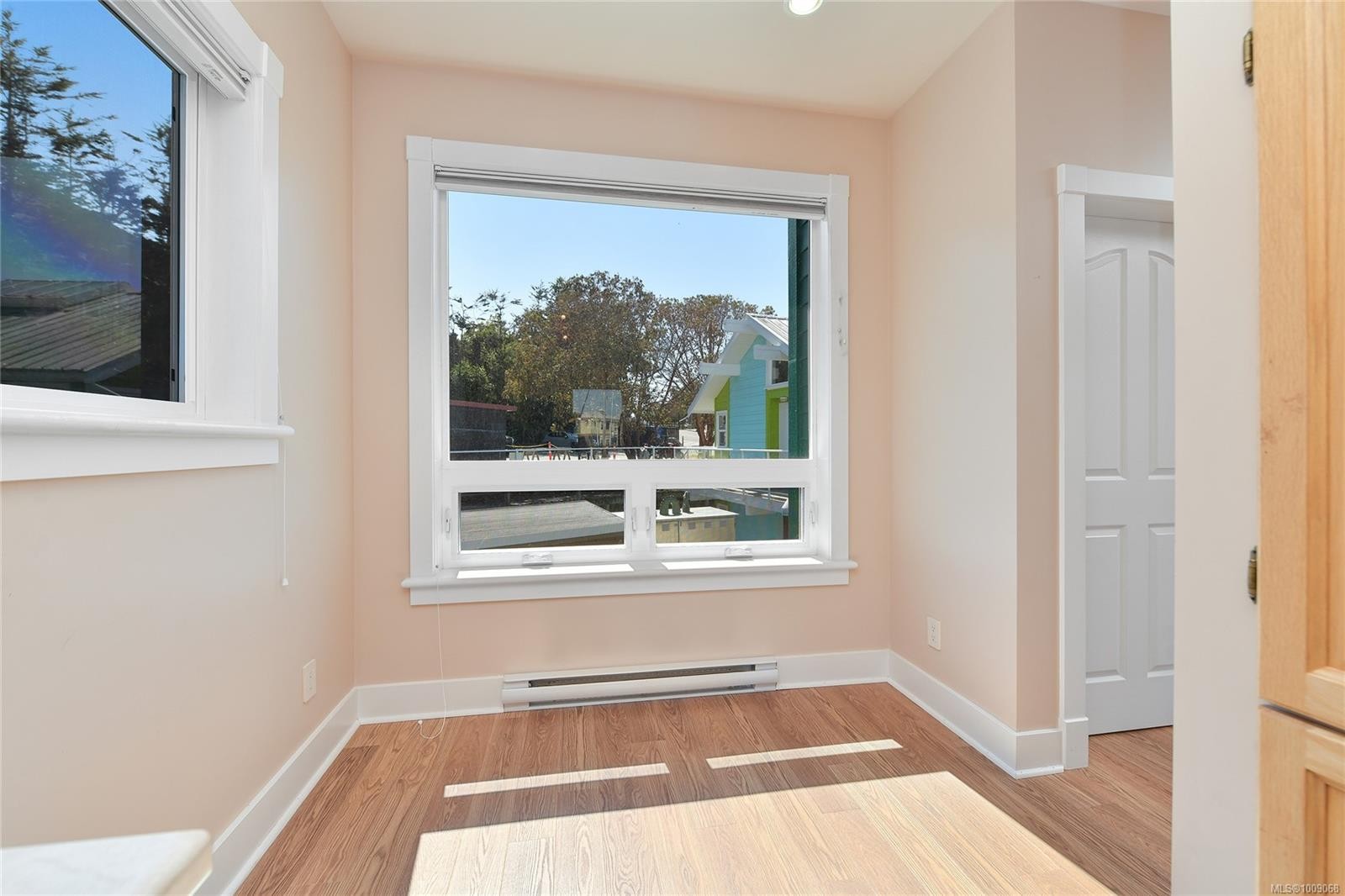 Fh19-445 Head St, Esquimalt, BC