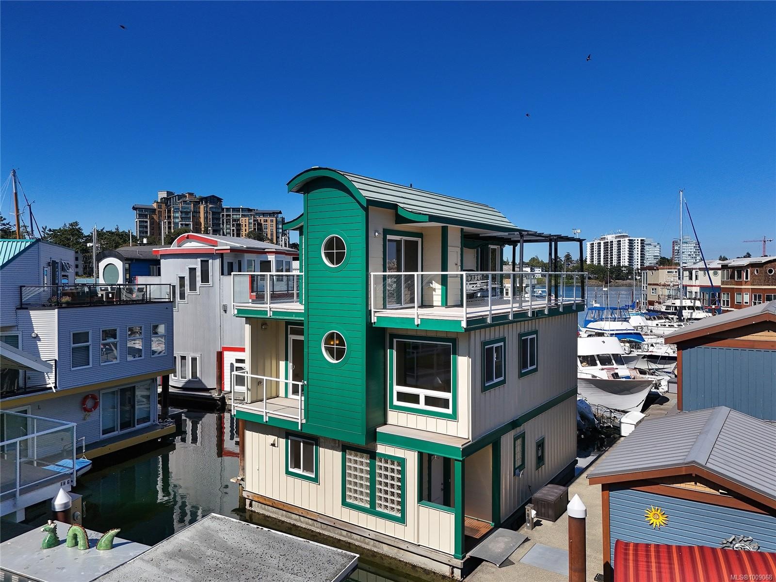 Fh19-445 Head St, Esquimalt, BC