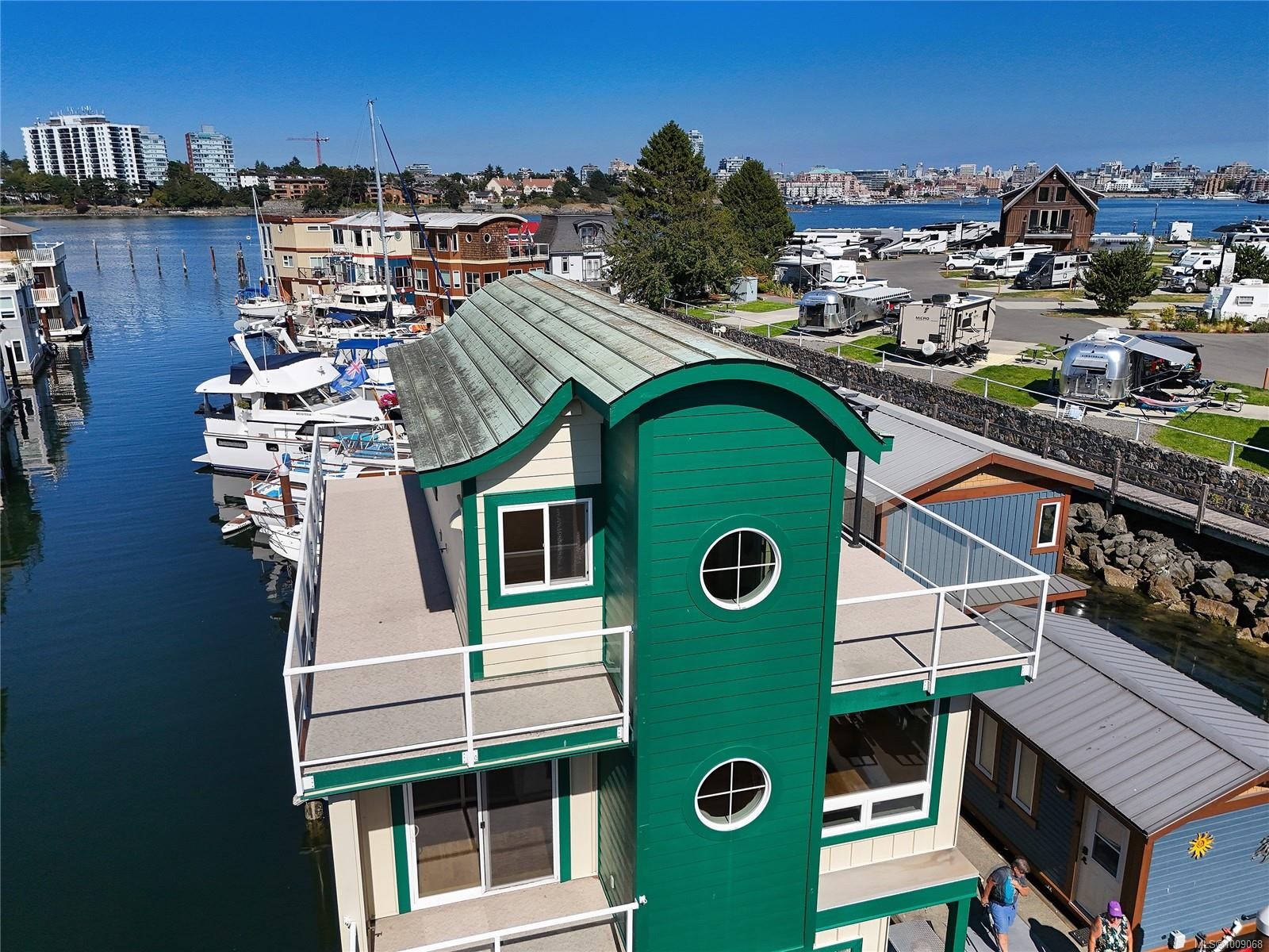 Fh19-445 Head St, Esquimalt, BC