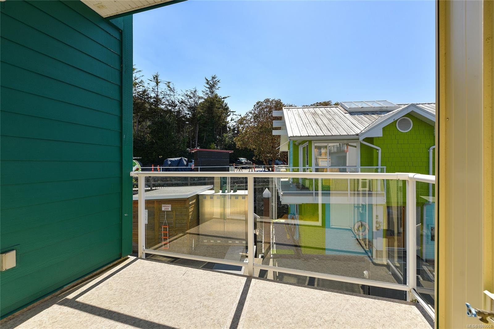 Fh19-445 Head St, Esquimalt, BC