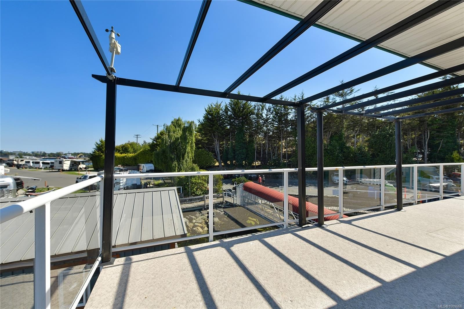 Fh19-445 Head St, Esquimalt, BC