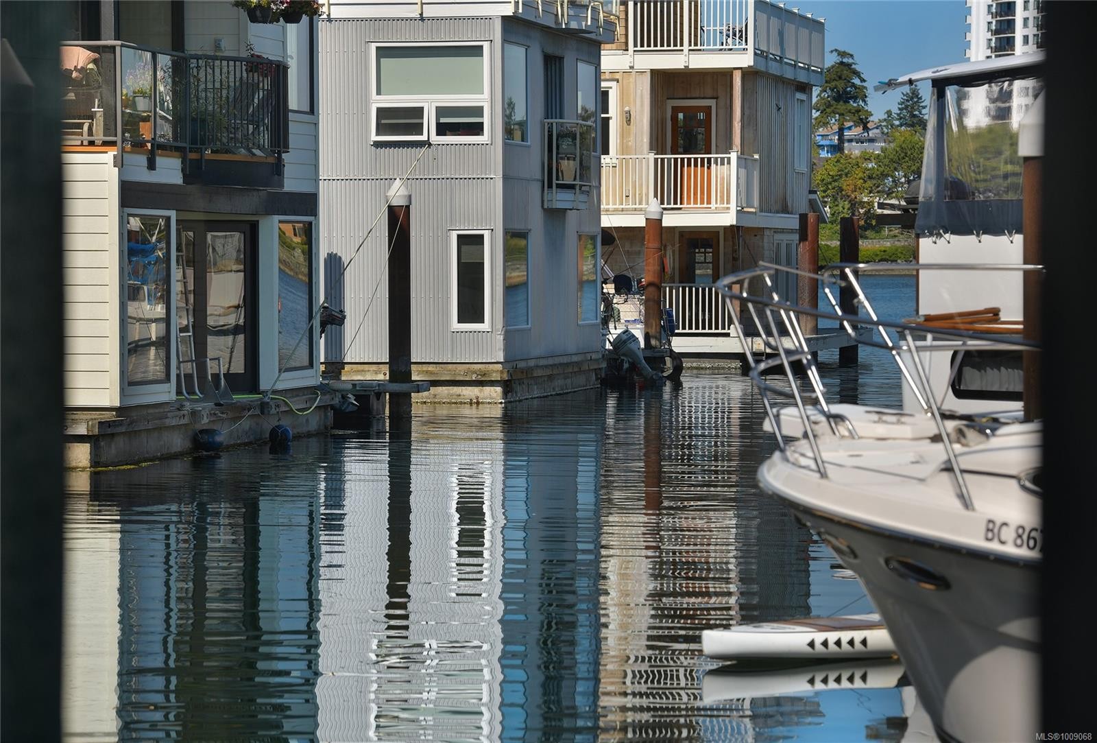 Fh19-445 Head St, Esquimalt, BC