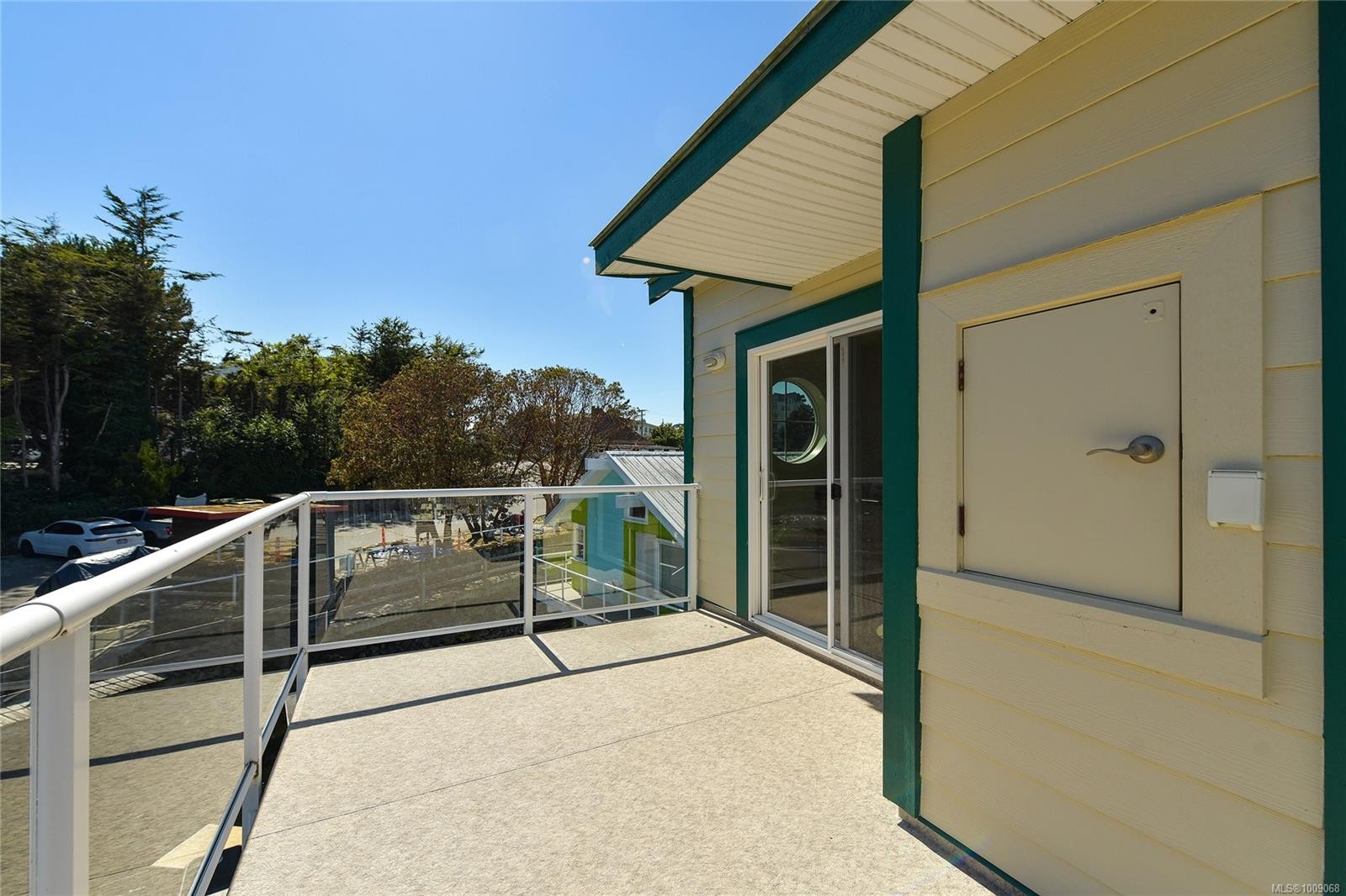 Fh19-445 Head St, Esquimalt, BC