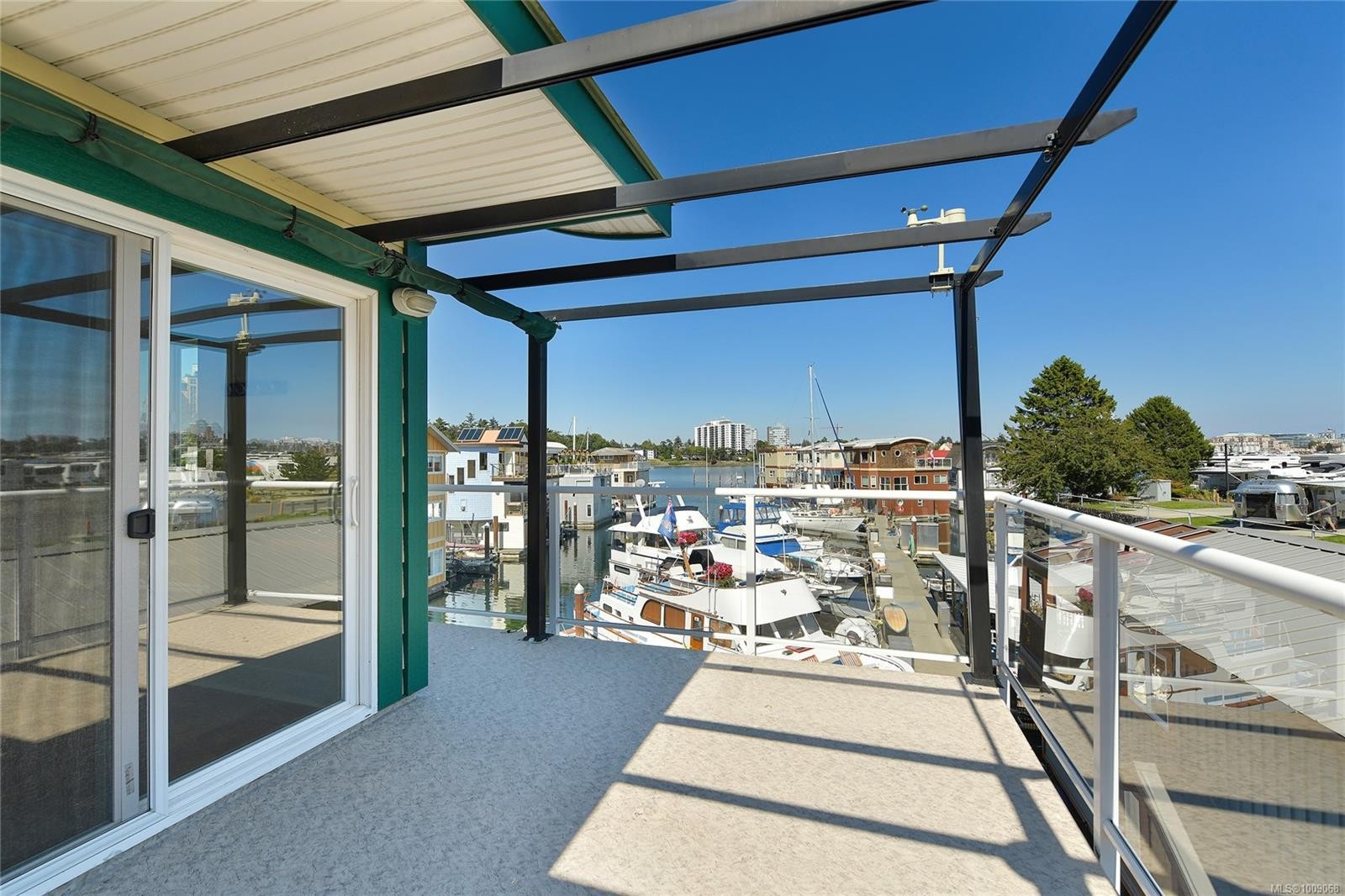 Fh19-445 Head St, Esquimalt, BC