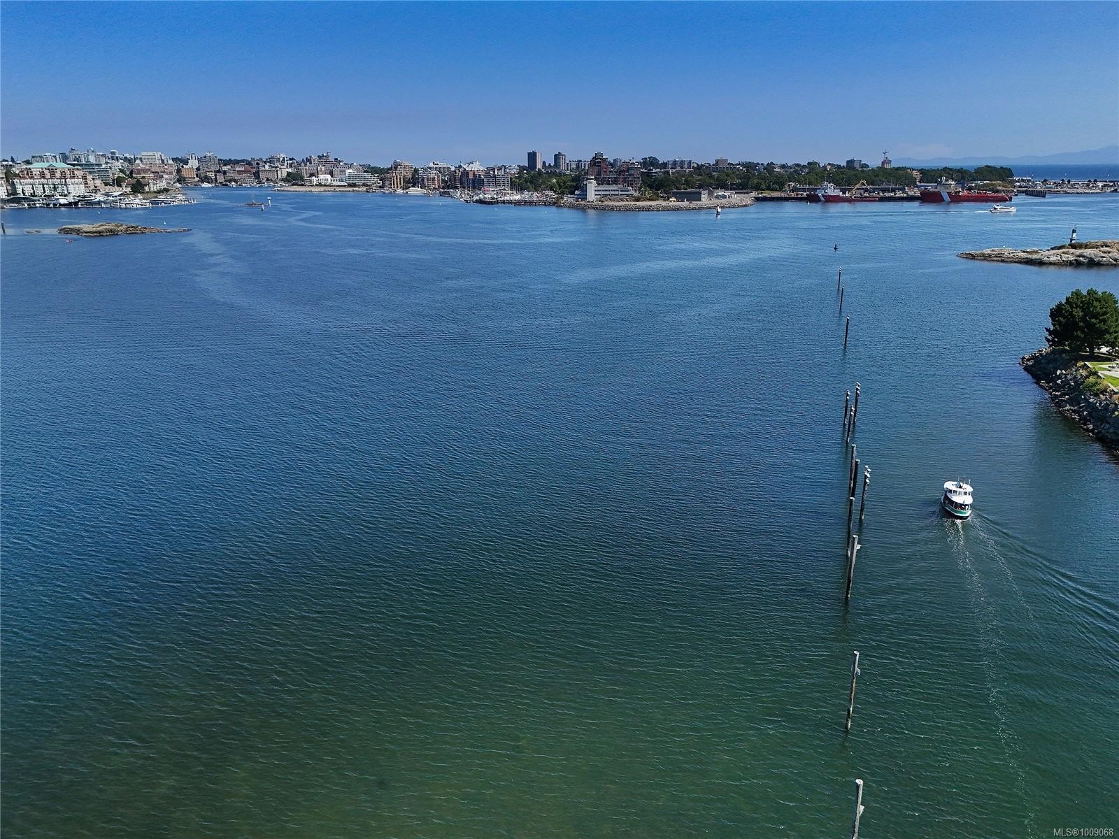 Fh19-445 Head St, Esquimalt, BC