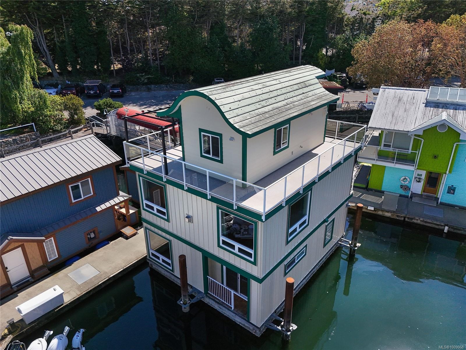 Fh19-445 Head St, Esquimalt, BC