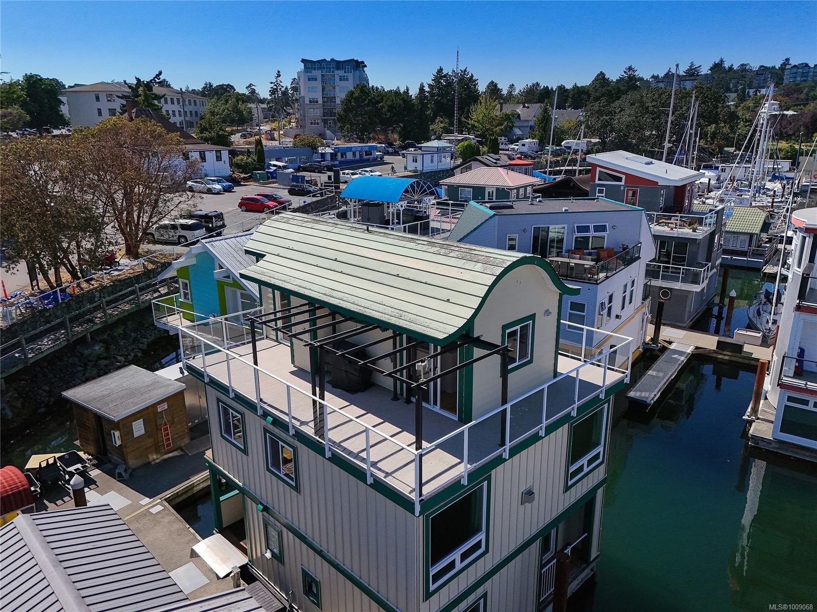 Fh19-445 Head St, Esquimalt, BC