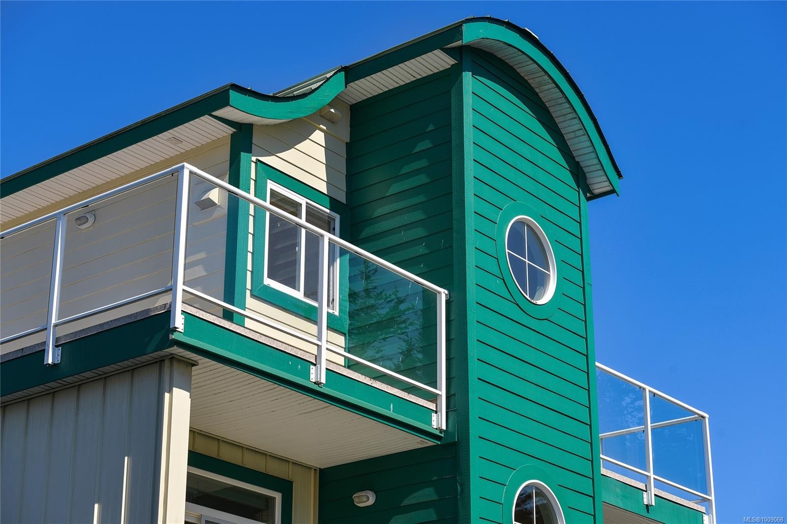 Fh19-445 Head St, Esquimalt, BC