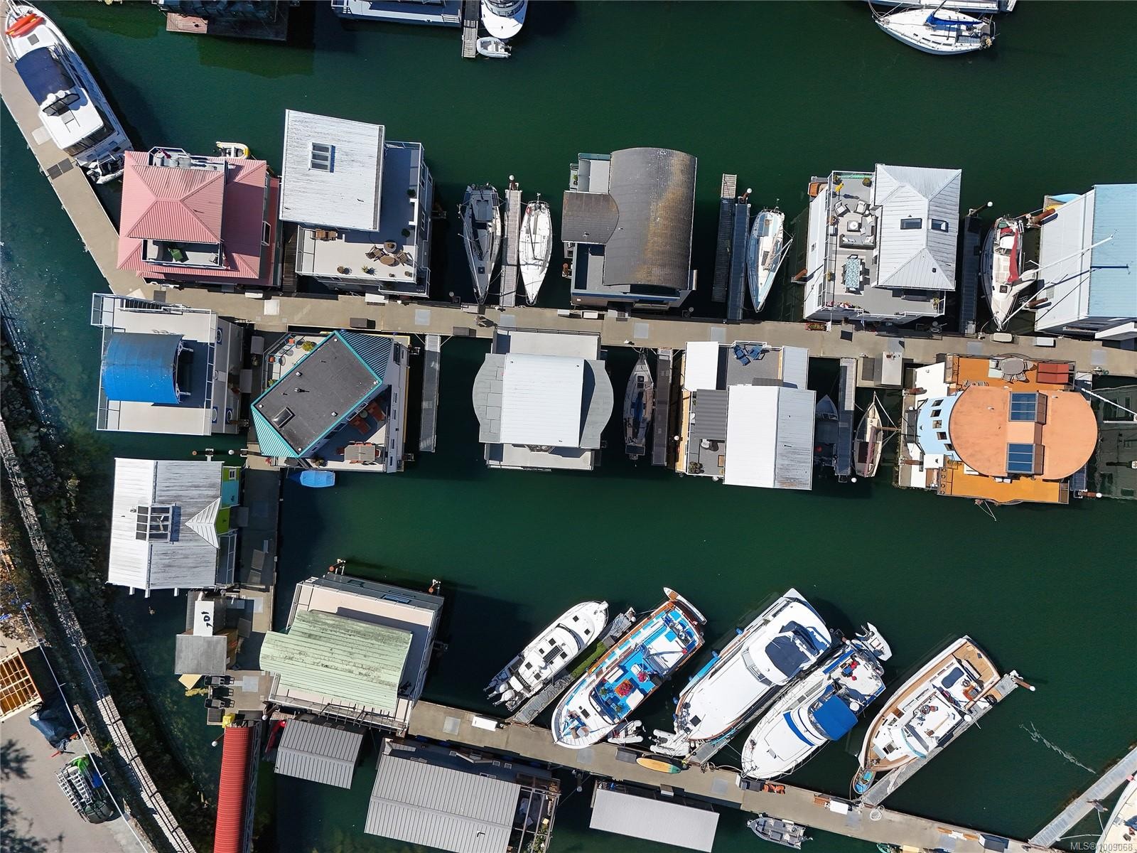 Fh19-445 Head St, Esquimalt, BC