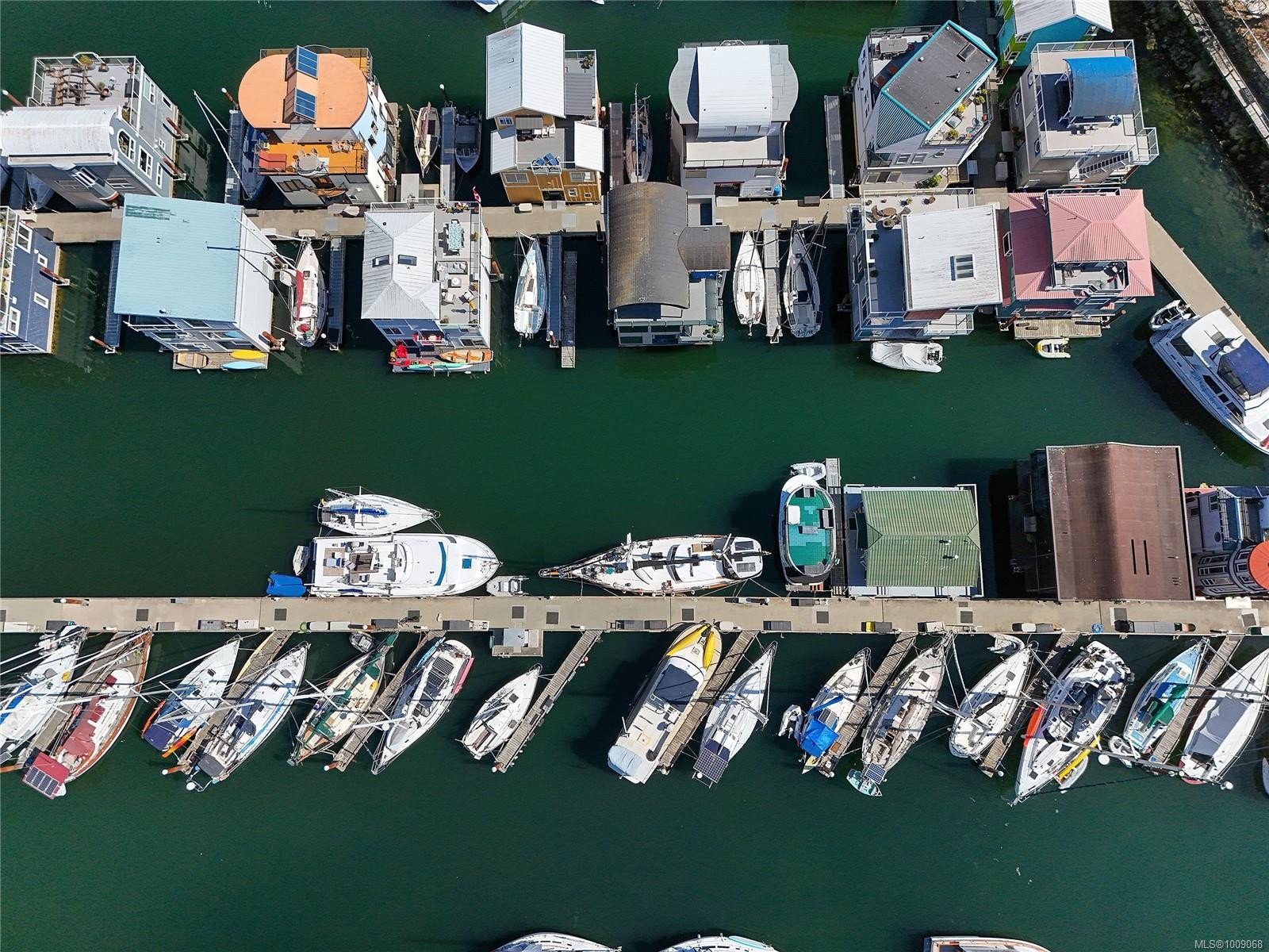 Fh19-445 Head St, Esquimalt, BC