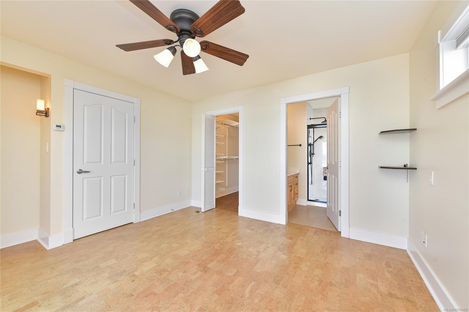 Fh19-445 Head St, Esquimalt, BC