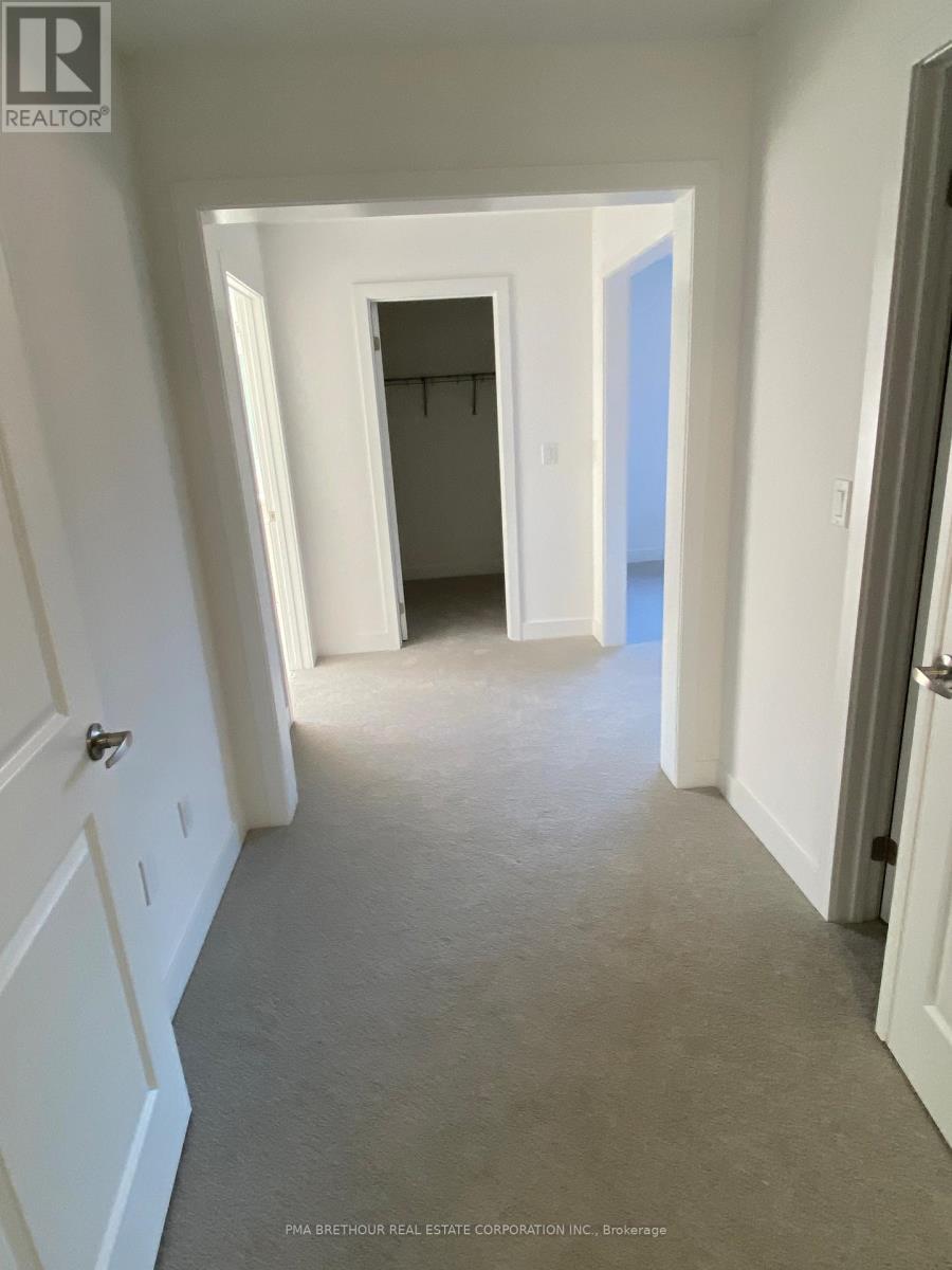 35 Brabin Circle, Whitby, ON - Indoor Photo Showing Other Room