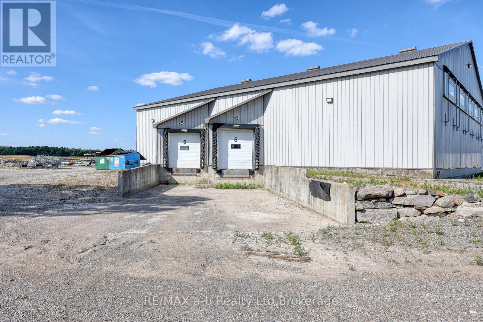 loading docks - 15456 Elginfield Road, Lucan Biddulph, ON